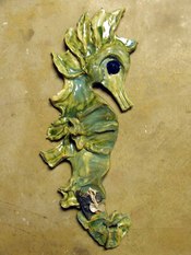 Seahorse_with_shells