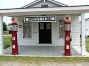 Gas_station_griggs_nc_rt_14_and_6_2