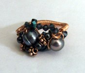 Jewelry_ring_black_pearls_plus