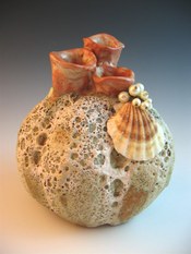 Lois_barnacle_vase_shell_and_pearls