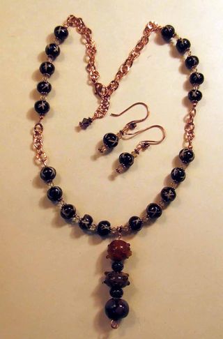 N211.E290 tams beads copper.bone.swarovski.chainFull